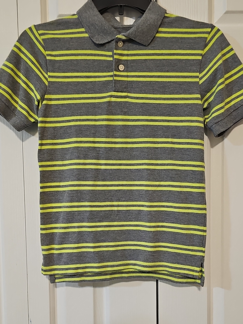The Children's Place Gray Polo with Neon Yellow Stripes M (7/8)
